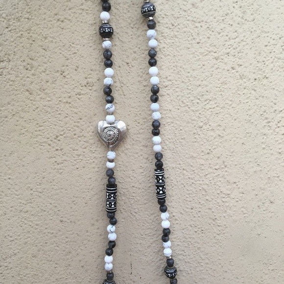 Terra-cotta and labradorite and howlite necklace - Picture 2 of 3